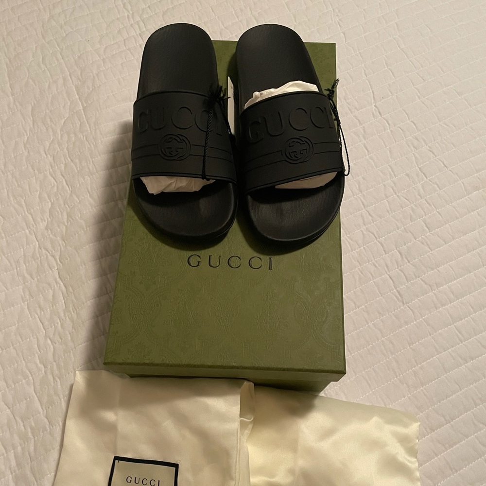 Gucci slides. Black women size 8